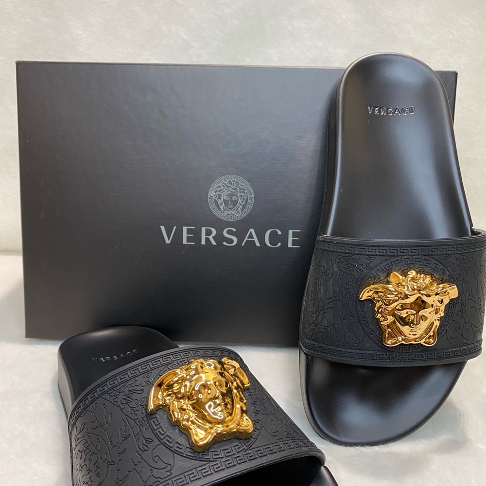 VERSACE WOMEN’S POOL SLIDE with GOLD MEDUSA